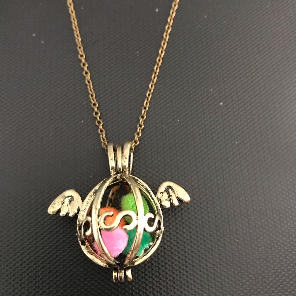 Aromatherapy necklace